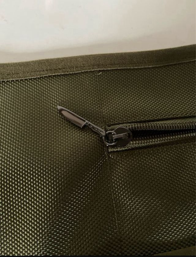 Copri coltello verde con logo rosso