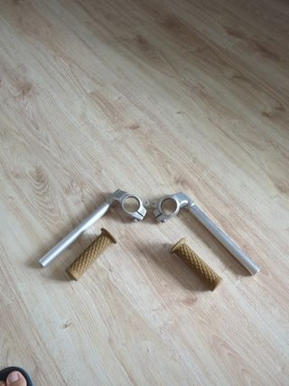 Tija y semimanillares para Thruxton/Bonnie 