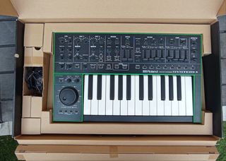 Roland SYSTEM-1 Sintetizador Plug-Out