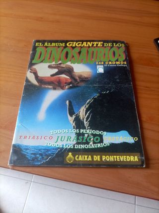 Álbum gigante de los dinosaurios