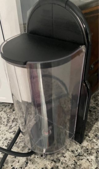 Cafetera Nespresso Negra