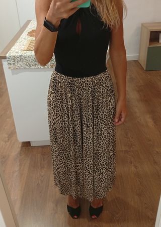 Falda pantalón midi plisada animal print
