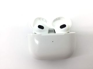 in-ear apple airpods 3 gen