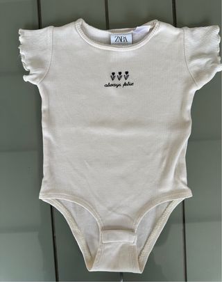 Lote 2 conjuntos bebé niña 6 meses