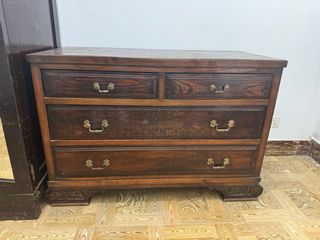 Cómoda de madera con 5 cajones