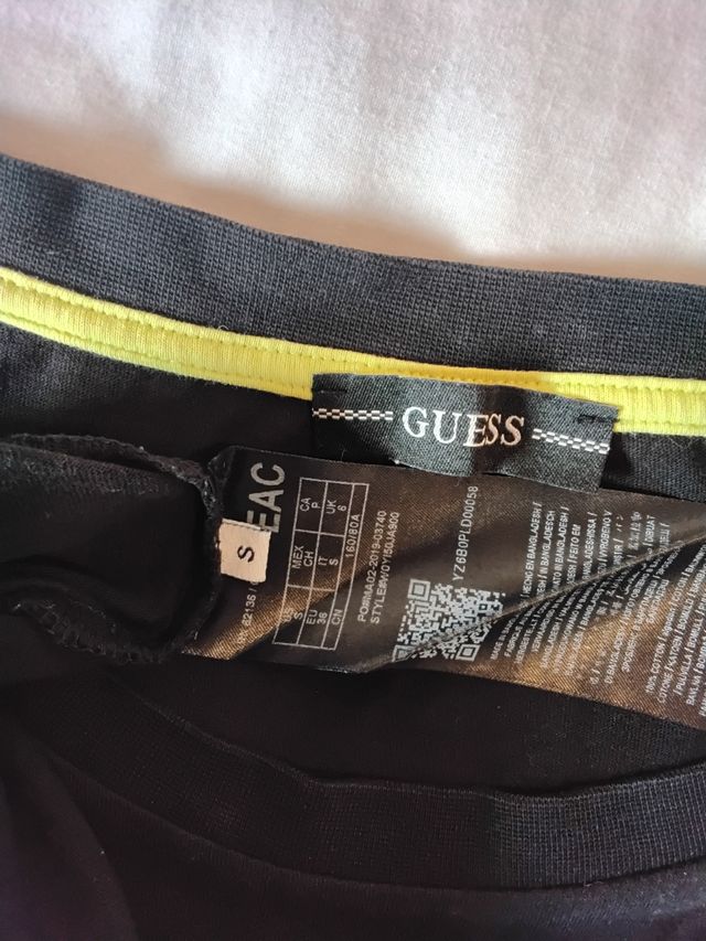 Camiseta GUESS Negra Mujer