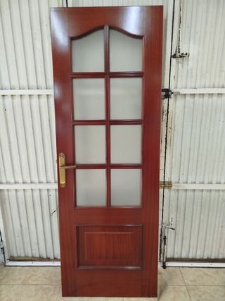 Puertas de  Madera Antigua con Cristales.