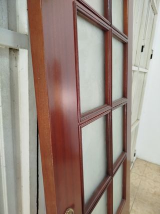 Puertas de  Madera Antigua con Cristales.