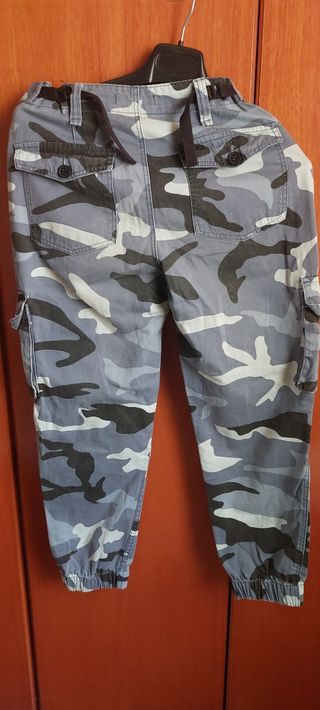 Pantalón Cargo Camuflaje Bershka