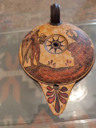 Lucerna antigua decorada