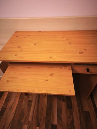 Mesa de estudio de madera de pino