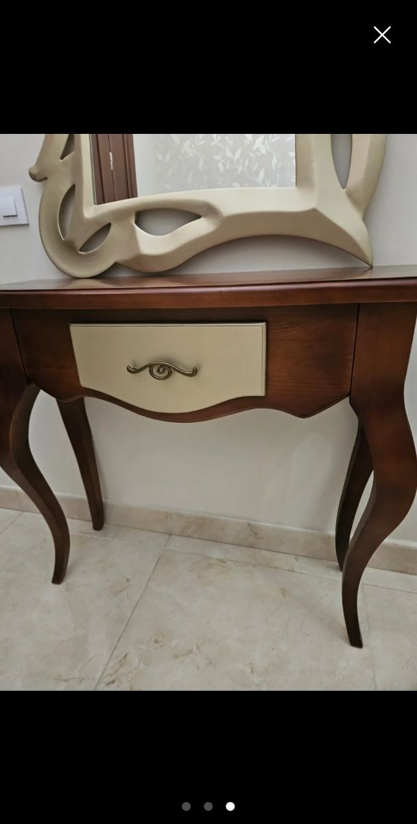 Entradita de madera y espejo sin apenas uso