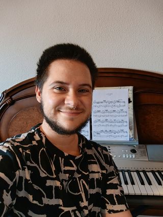 Profesor de violín, canto y piano