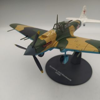 AVIÓN A ESCALA IIYUSHINN IL-2M3 STORMOVIK USSR