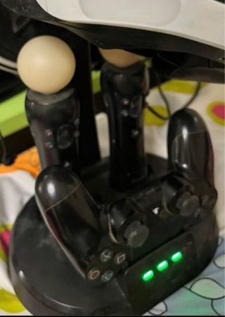 PS4 con Gafas VR y Mandos Move y base carga