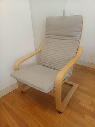 Sillón gris Ikea madera