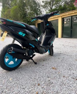 Yamaha Jog RR Negra y Azul