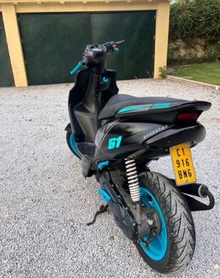Yamaha Jog RR Negra y Azul