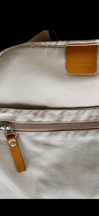 Mochila Brooks England 12L Amarilla