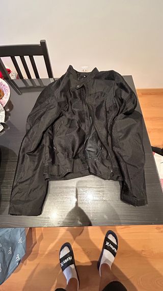 Chaqueta de moto con protecciones