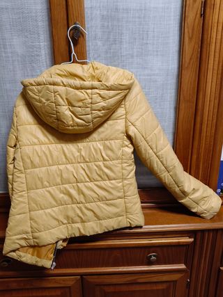 Anorak Bershka amarillo mujer talla XS