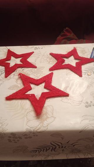 Lote de estrellas rojas decorativas