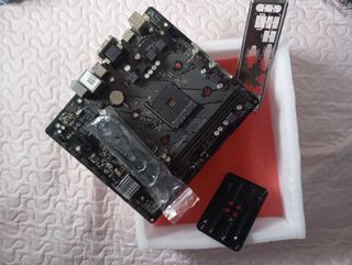Base ASRock B550M-HDV