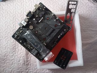 Base ASRock B550M-HDV