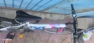 Bicicleta niña 26 blanca y rosa