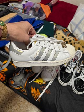 Adidas Superstar Blancas y Plateadas
