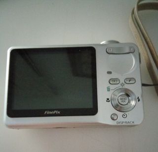 Cámara Digital Fujifilm FinePix F460 Plata