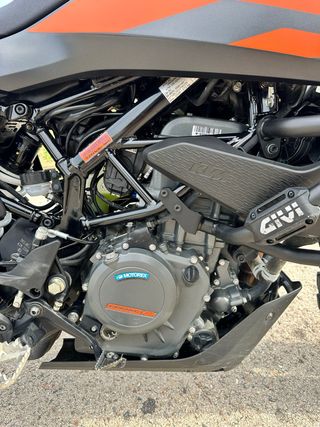 KTM 390 Adventure 2021 con 11 400 km 