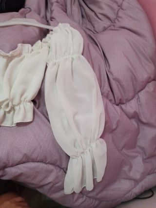 Blusa blanca manga larga volantes