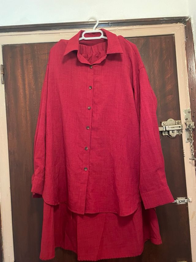 Conjunto Rojo Camisa y Falda