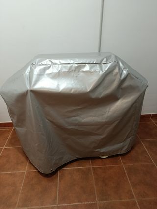 Barbacoa de gas negra y madera