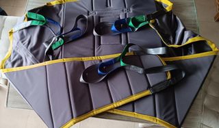 Arnés universal Invacare acolchado, para grúa.