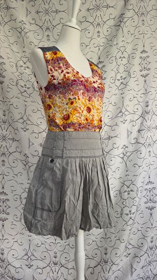 Camiseta floral veraniega