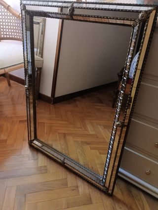 Cornice decorata a due specchi con vetro dorato