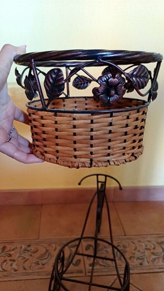 Bicicleta forja y mimbre decorativa