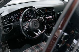 Volkswagen Golf GTI Performance Rubí 245cv 2018