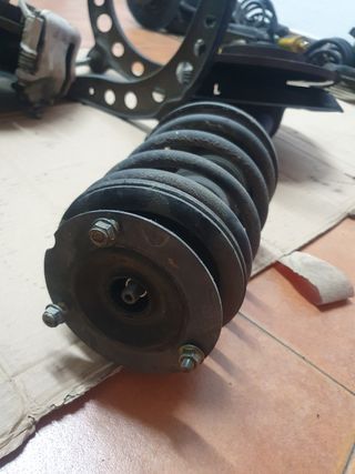 Kit Suspensión y Frenos BMW E30 4 tornillos.