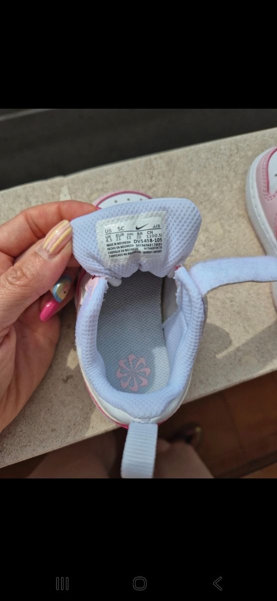 Zapatillas Nike Bebé Rosa y Blanco