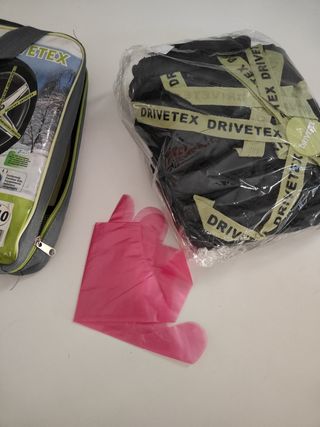 Vendo cadenas textiles para coche sin utilizar.