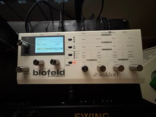 Waldorf Blofeld y Behringer Swing