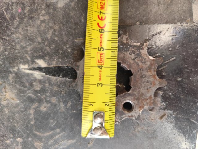 Piñón de moto 13