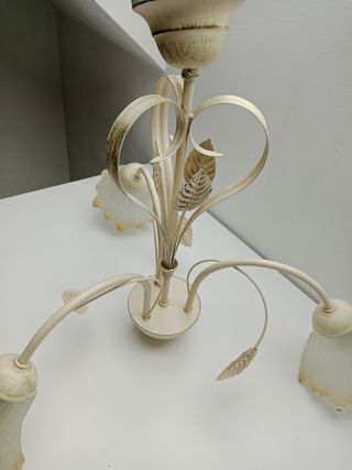 Lámpara de techo vintage dorada y blanca