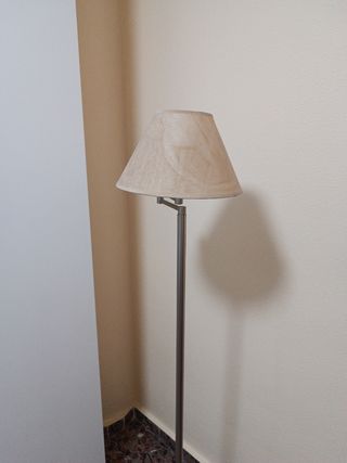 Lámpara de pie moderna