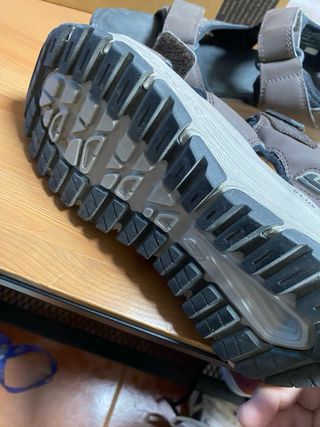 Chanclas Skechers Marrón y Negro