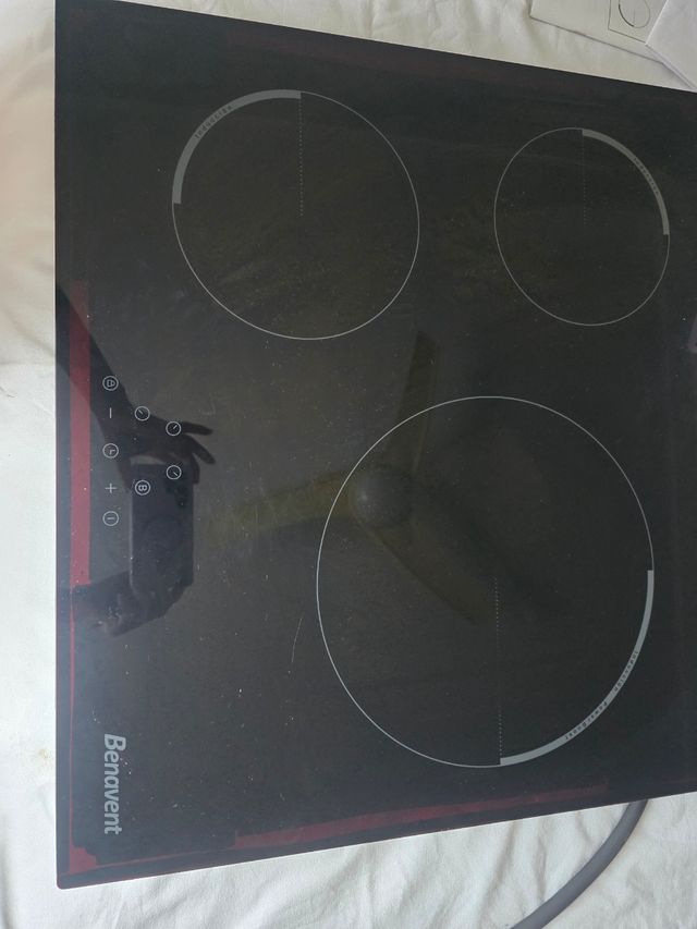 Placa Inducción Táctil 3 Fuegos Benavent
