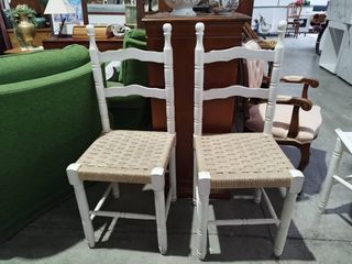 2 SILLAS RÚSTICAS BLANCAS